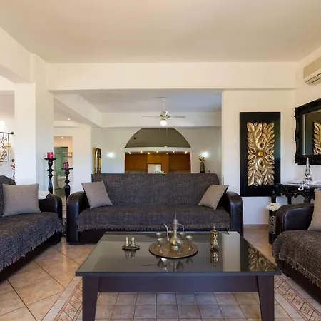 Aris Palace *